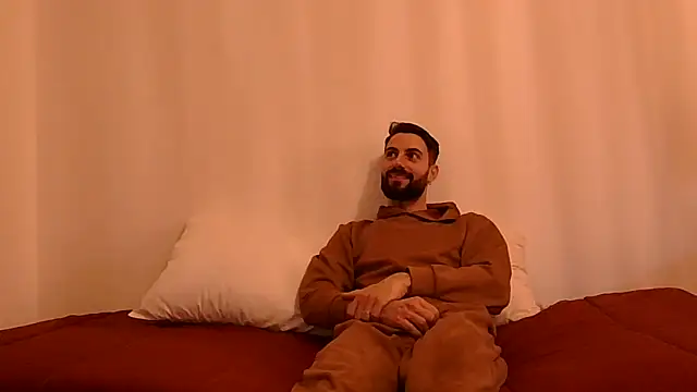 Snapshot of Amicisegreti chatting on 03-28-26, 04:17 Amicisegreti online show from 03-28-26, 04:17