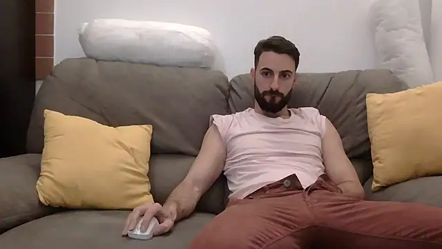 Snapshot of Amicisegreti chatting on 03-29-26, 08:09 Amicisegreti online show from 03-29-26, 08:09