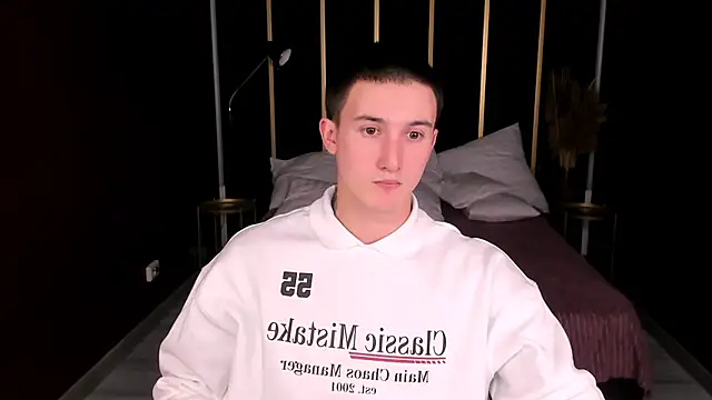 David  Diamond online show from 10-19-25, 03:45