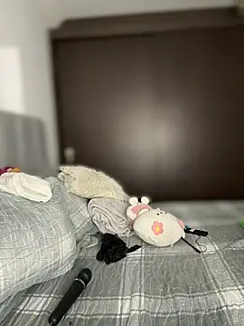 Snapshot of abbyhdk chatting on 12-19-25, 03:24 abbyhdk online show from 12-19-25, 03:24