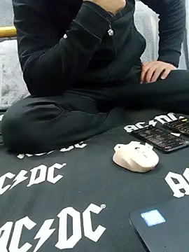 yazinyazin1 online show from 12-18-25, 05:30