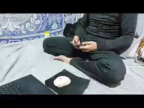 yazinyazin1 online show from 02-11-26, 05:34