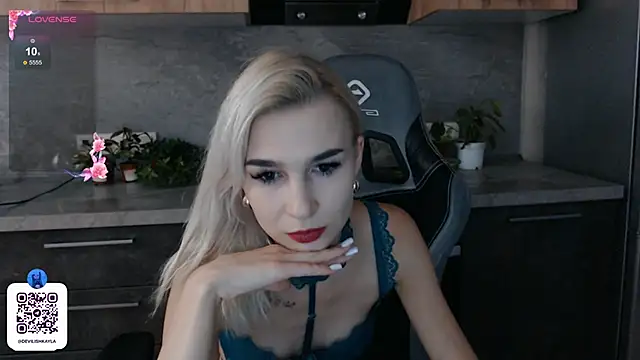 DevilishKayla online show from 09-15-25, 02:39
