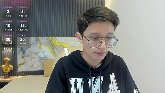 SantiagoRusso18 online show from 10-11-25, 01:31