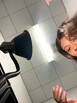 Snapshot of Idonotcherishu chatting on 10-01-25, 12:05 Idonotcherishu online show from 10-01-25, 12:05