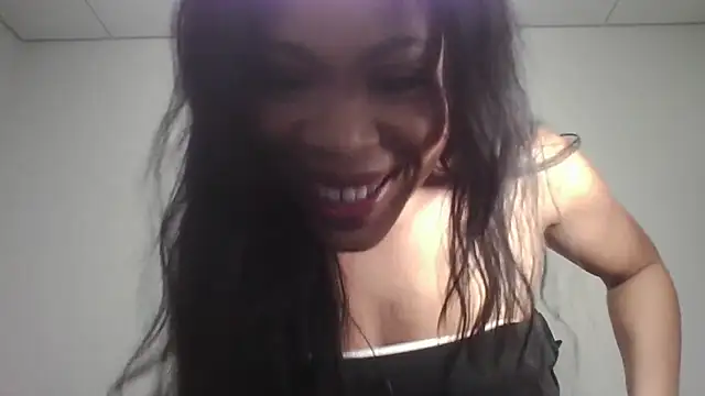 Snapshot of Idonotcherishu chatting on 10-12-25, 10:20 Idonotcherishu online show from 10-12-25, 10:20