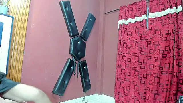 JisooLuv online show from 12-05-25, 07:21