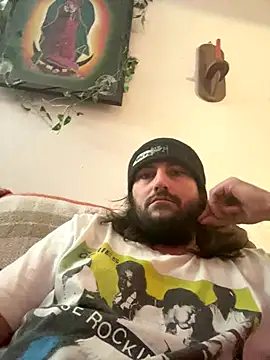 Snapshot of crashnasty chatting on 10-17-25, 03:53 crashnasty online show from 10-17-25, 03:53