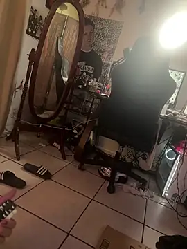 Snapshot of crashnasty chatting on 10-26-25, 05:35 crashnasty online show from 10-26-25, 05:35