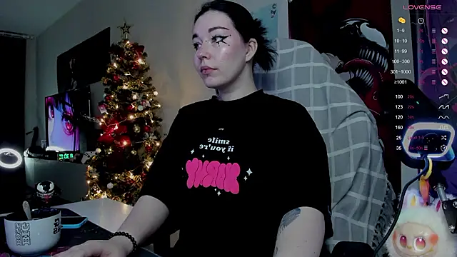 Snapshot of MargarettRose chatting on 01-19-26, 01:31 MargarettRose online show from 01-19-26, 01:31