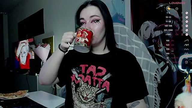 Snapshot of MargarettRose chatting on 02-05-26, 01:21 MargarettRose online show from 02-05-26, 01:21