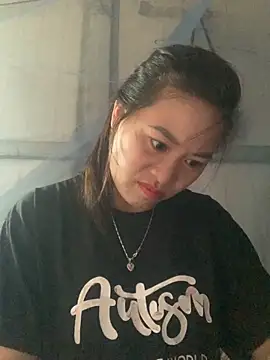 tuyetnhi-00 online show from 10-10-25, 12:53