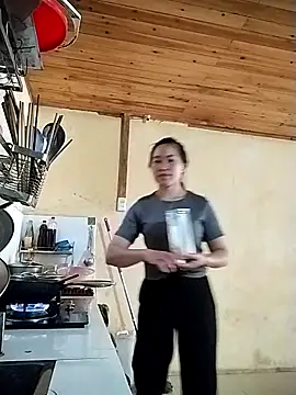 tuyetnhi-00 online show from 10-12-25, 05:28