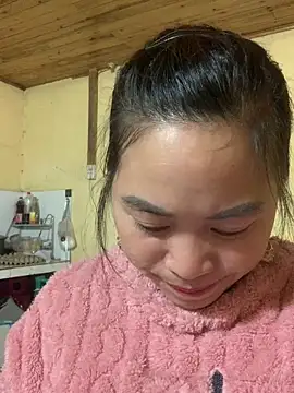 tuyetnhi-00 online show from 12-17-25, 01:22