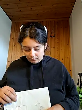 YoungLiisaxx online show from 10-25-25, 09:06