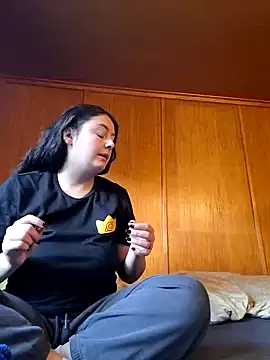 YoungLiisaxx online show from 11-13-25, 06:56