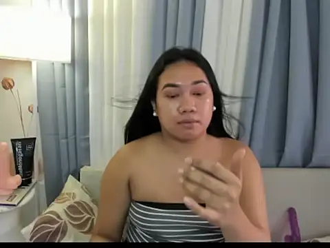 TsUncutKaren online show from 11-18-25, 04:50