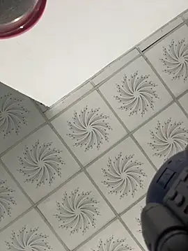 Tiffany-yy online show from 10-05-25, 11:46