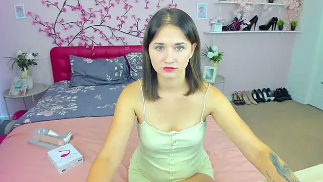VivienSquare online show from 09-15-25, 06:35