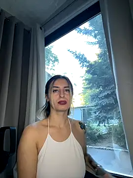 Ella Vee online show from 09-16-25, 04:46