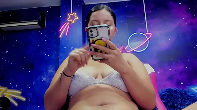 Thalia Cortea online show from 11-18-25, 03:34