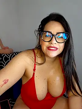 Nicoleefaith  online show from 09-13-25, 01:00