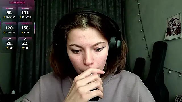 CutieAnny online show from 02-01-26, 06:34