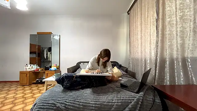 EvieDoll online show from 09-10-25, 10:04