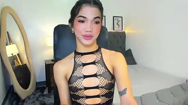 CassieSommereux online show from 10-24-25, 06:04