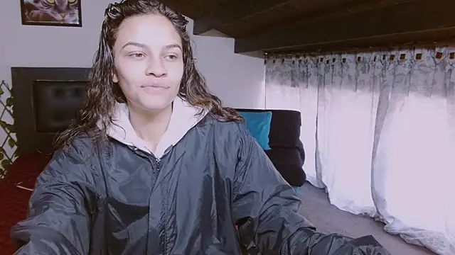 Snapshot of Skylovershot chatting on 11-07-25, 01:11 Skylovershot online show from 11-07-25, 01:11