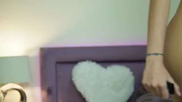 MichelleHalo online show from 10-02-25, 06:37
