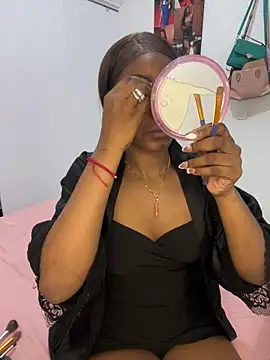 Snapshot of zaracollins01 chatting on 02-17-26, 09:32 zaracollins01 online show from 02-17-26, 09:32