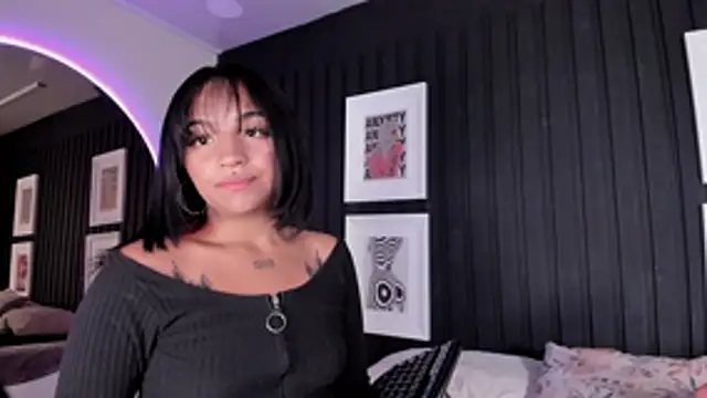 Manelyk evanss  online show from 03-17-26, 05:49