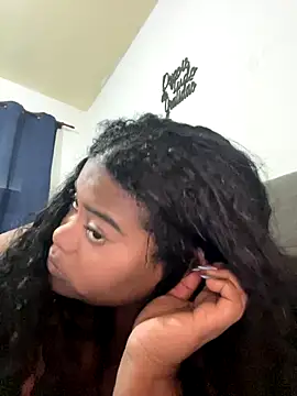 Snapshot of LunaSthena chatting on 10-24-25, 10:50 LunaSthena online show from 10-24-25, 10:50