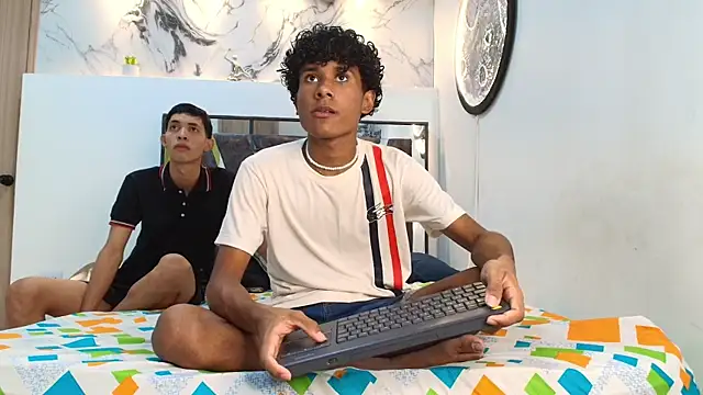 LONDON BOYS1 online show from 10-10-25, 01:15