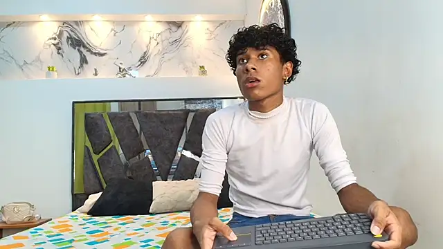 LONDON BOYS1 online show from 10-12-25, 01:26