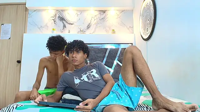 LONDON BOYS1 online show from 10-22-25, 01:28