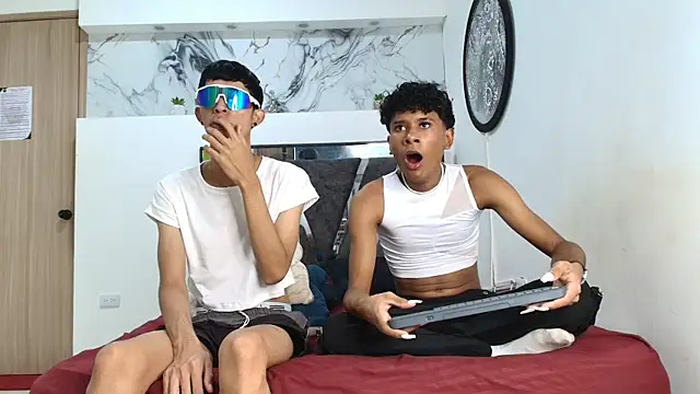 LONDON BOYS1 online show from 10-31-25, 01:39