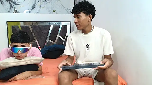 LONDON BOYS1 online show from 11-14-25, 01:26