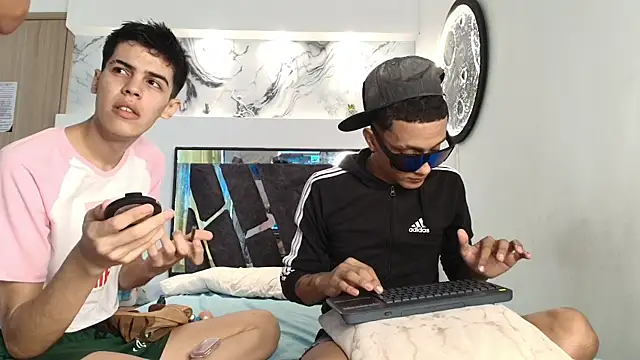 Snapshot of YOUNGS_GUYS chatting on 09-18-25, 07:16 YOUNGS GUYS online show from 09-18-25, 07:16