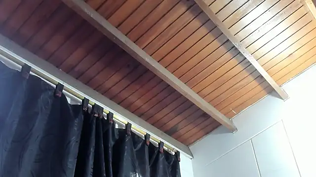 Snapshot of Alexa-Hunter chatting on 09-25-25, 01:59 Alexa-Hunter online show from 09-25-25, 01:59