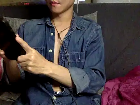Snapshot of Zzchu chatting on 09-23-25, 06:00 Zzchu online show from 09-23-25, 06:00