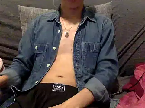Snapshot of Zzchu chatting on 10-08-25, 06:05 Zzchu online show from 10-08-25, 06:05