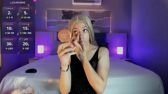 Isabella glam online show from 10-07-25, 07:00