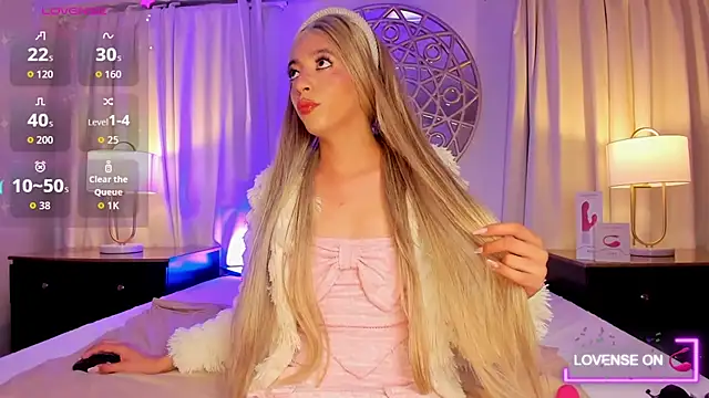 Isabella glam online show from 10-28-25, 07:05