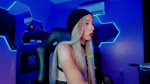 Isabella glam online show from 11-09-25, 01:59