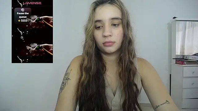 Snapshot of Ambar_lynn chatting on 10-16-25, 06:42 Ambar lynn online show from 10-16-25, 06:42