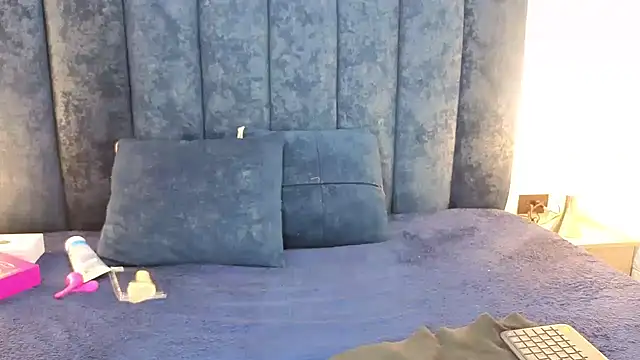 yunkeyc online show from 11-10-25, 02:43