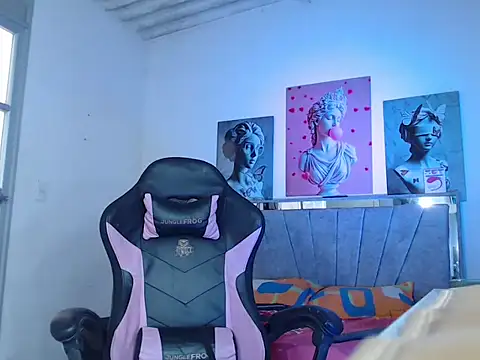 aisha299 online show from 10-08-25, 05:43