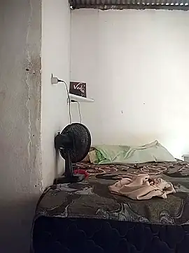 Snapshot of Marianasapequinha chatting on 10-29-25, 03:14 Marianasapequinha online show from 10-29-25, 03:14